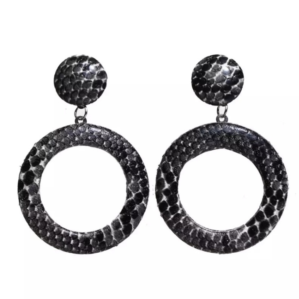 Vada Faux Snake Print Earrings 🎁 BUNDLE EARRINGS - 3/$30 OR 5/$55 🎁